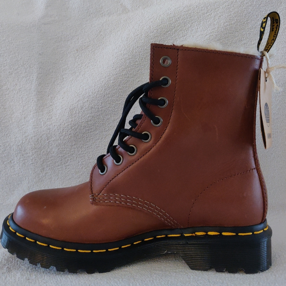 Dr. Martens 1460 8-Eye Serena Boot - Saddle Tan. Size 6 - Picture 2 of 15